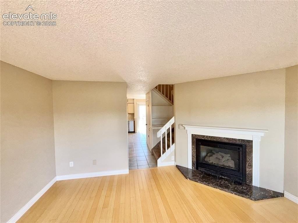 8084 Lexington Park Dr - Photo 2 of 14