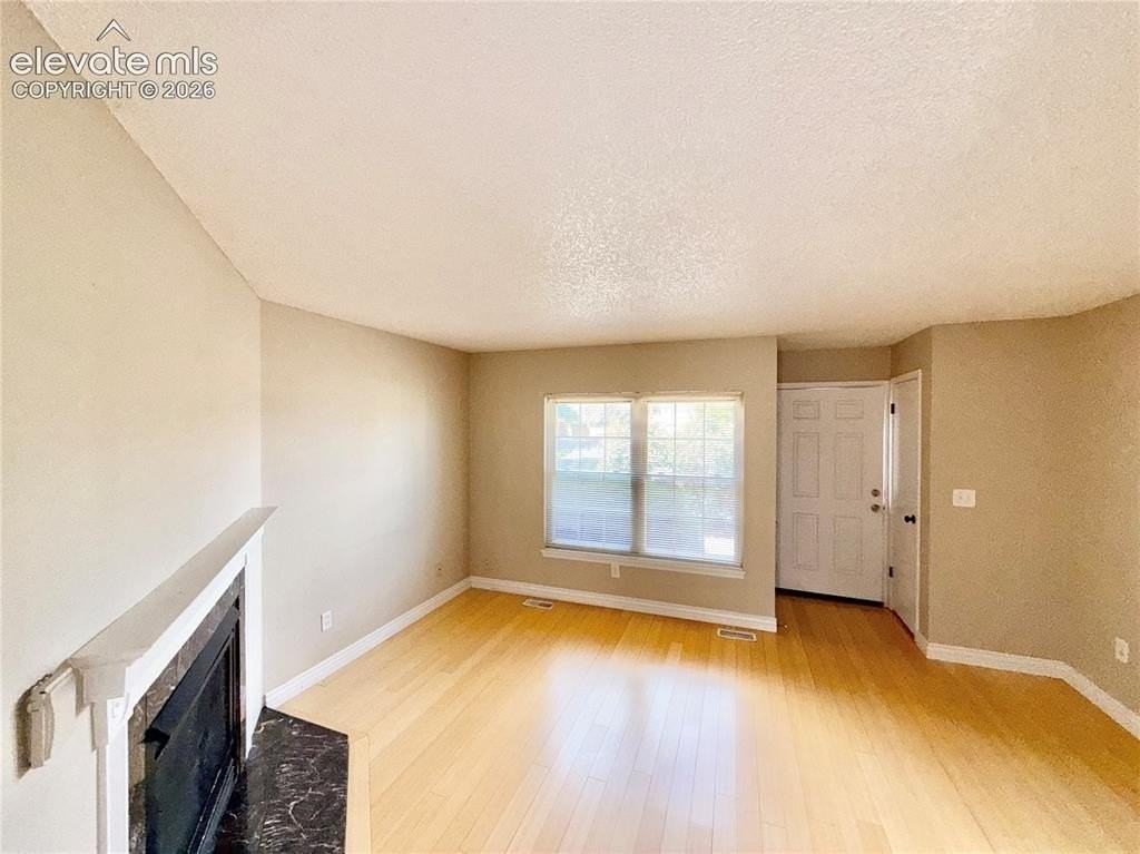 8084 Lexington Park Dr - Photo 3 of 14