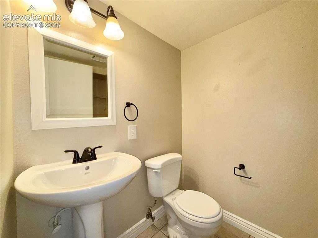 8084 Lexington Park Dr - Photo 4 of 14