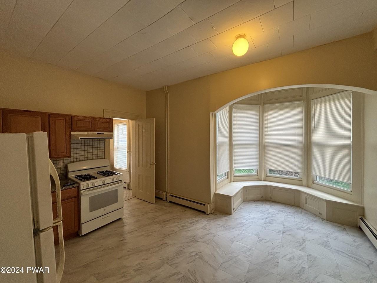 302 Avenue I #1R - Photo 5 of 15