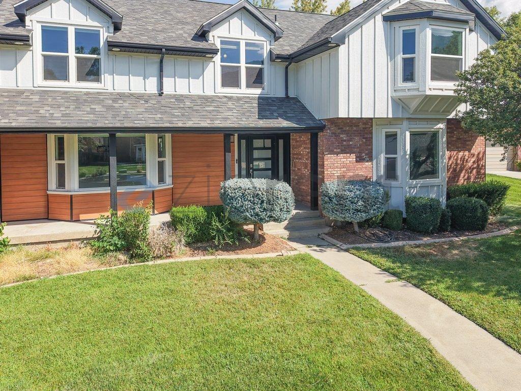 1935 E Brandon Park Pl - Photo 3 of 50