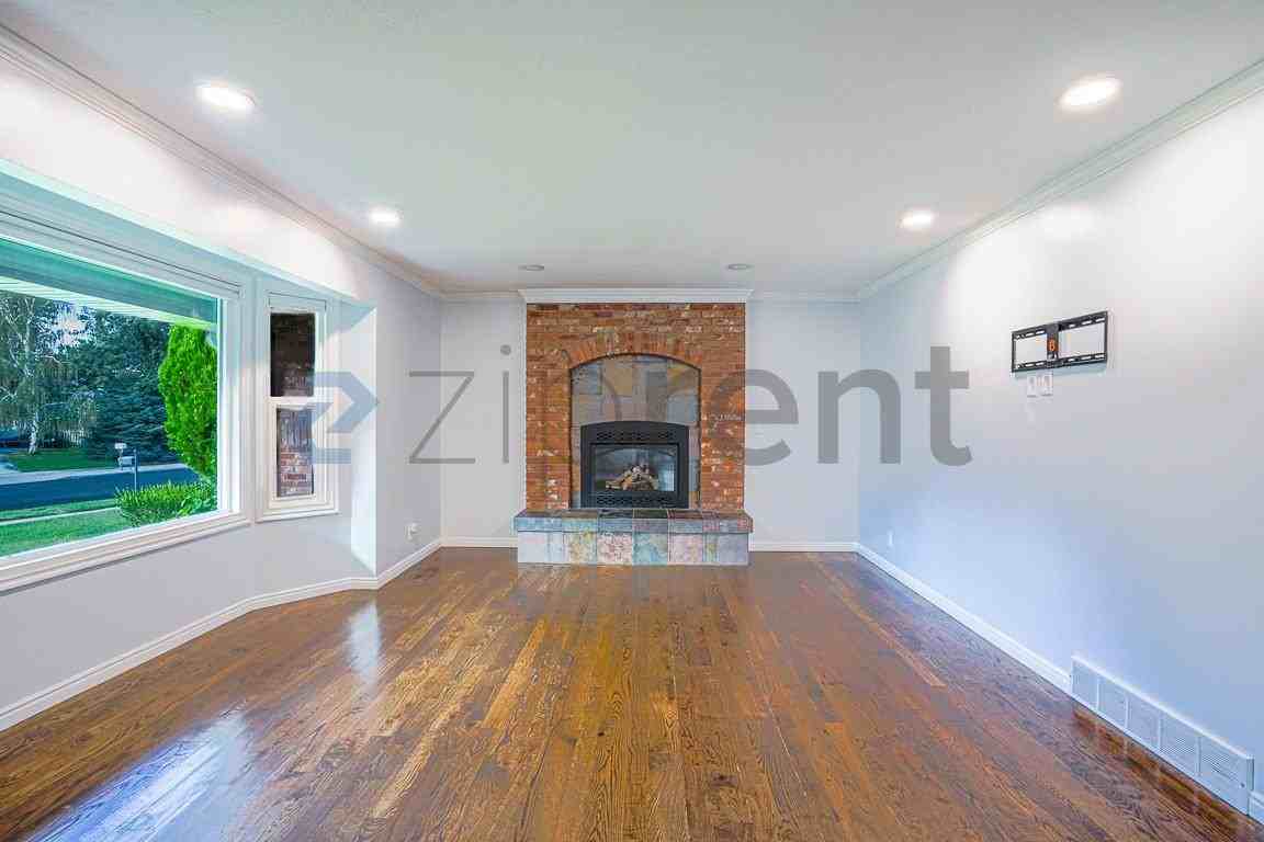 1935 E Brandon Park Pl - Photo 6 of 50