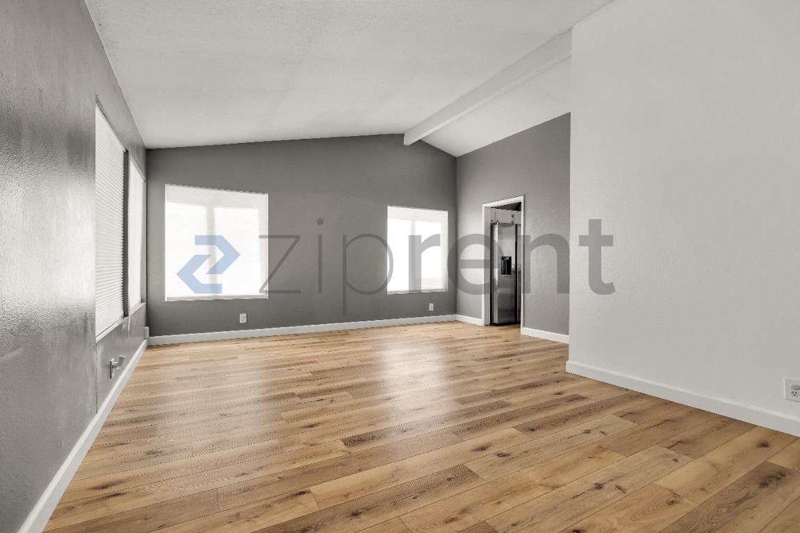 2863 Roseann Ave - Photo 2 of 18