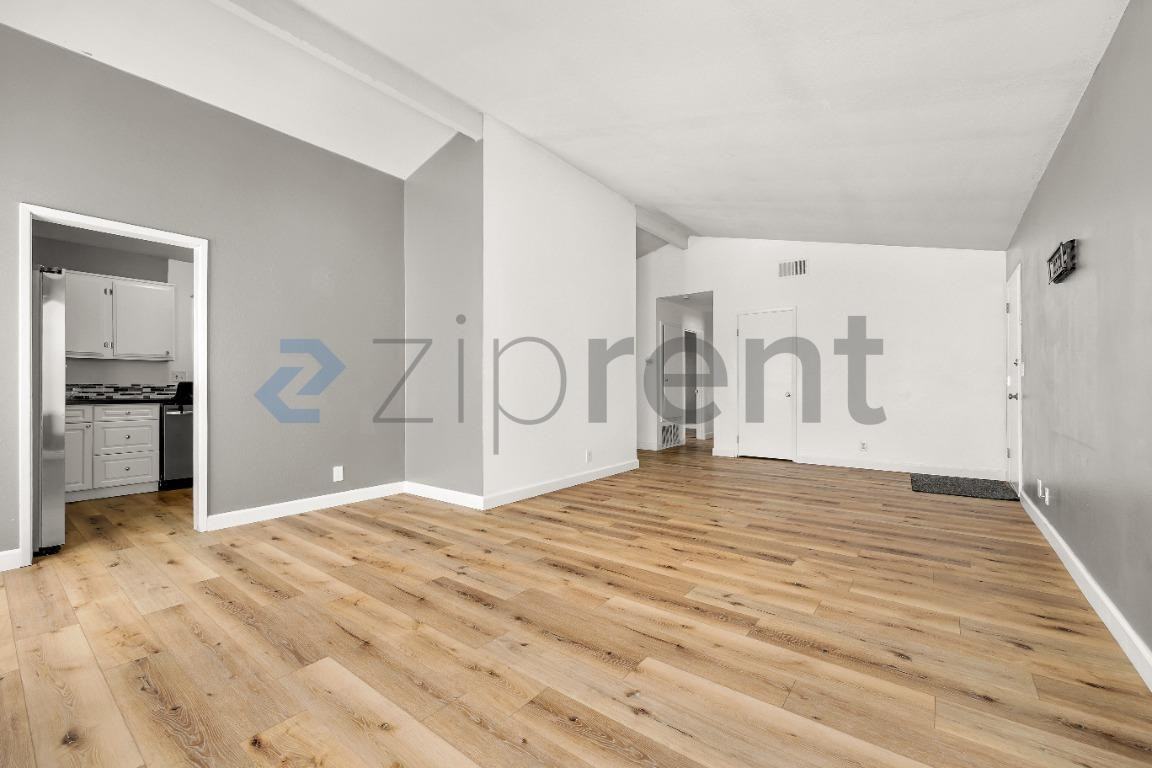 2863 Roseann Ave - Photo 4 of 18