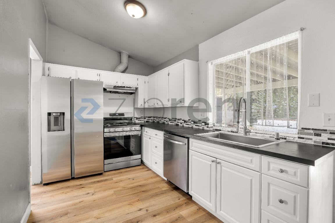 2863 Roseann Ave - Photo 7 of 18