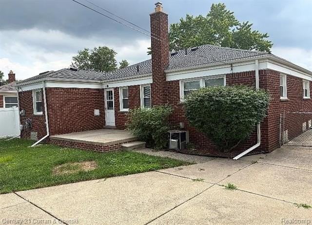 8949 Fox Ave - Photo 2 of 29