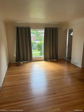 8949 Fox Ave - Photo 5 of 29