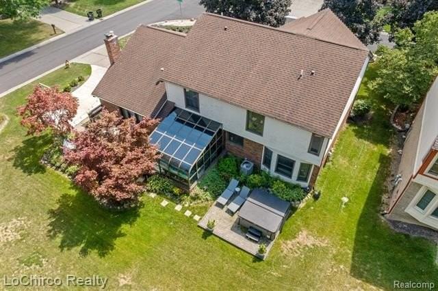 2700 Broadmoor Dr - Photo 4 of 34