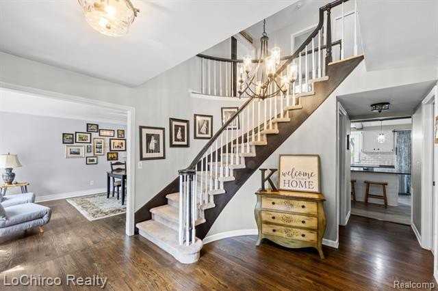 2700 Broadmoor Dr - Photo 5 of 34
