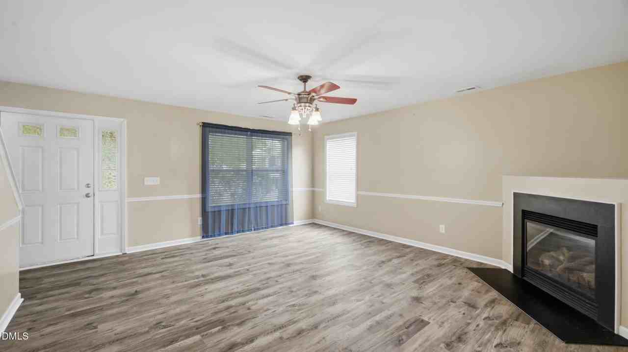 1301 Silver Dr - Photo 4 of 30