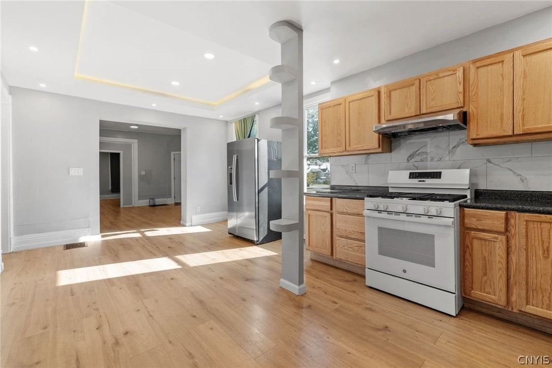 319 Merriman Ave Lowr - Photo 5 of 26