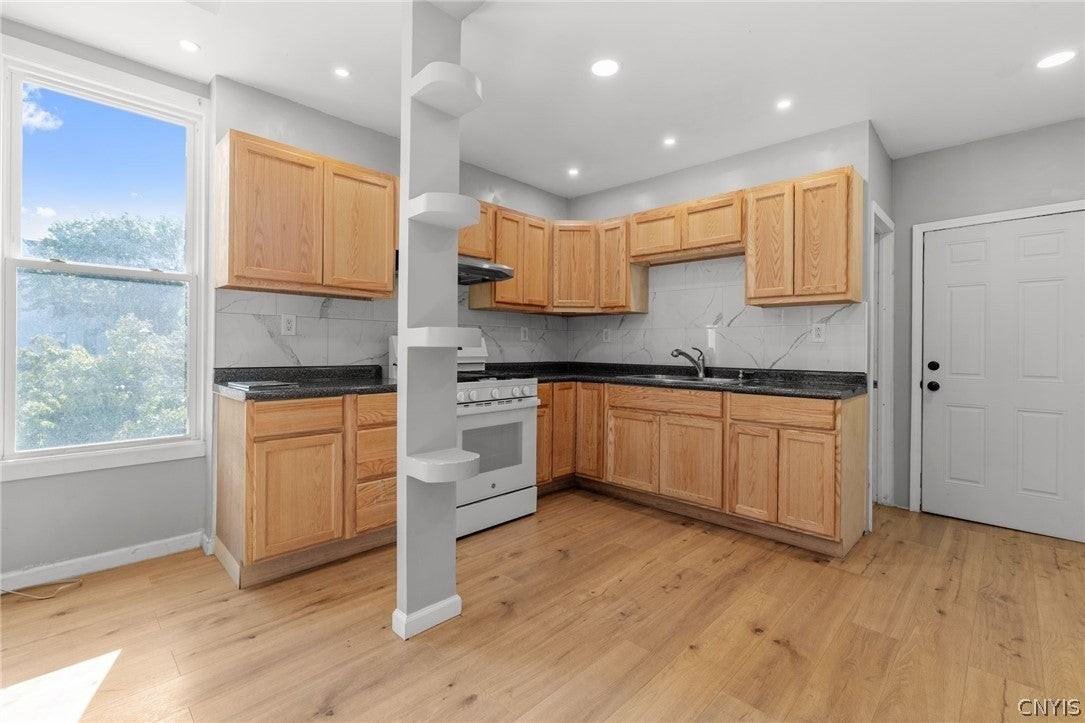 319 Merriman Ave Lowr - Photo 6 of 26