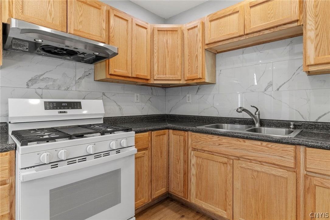 319 Merriman Ave Lowr - Photo 7 of 26