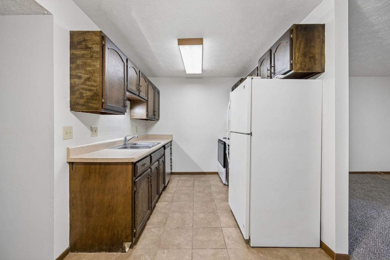 Countyshire Apartments - Photo 4 of 15