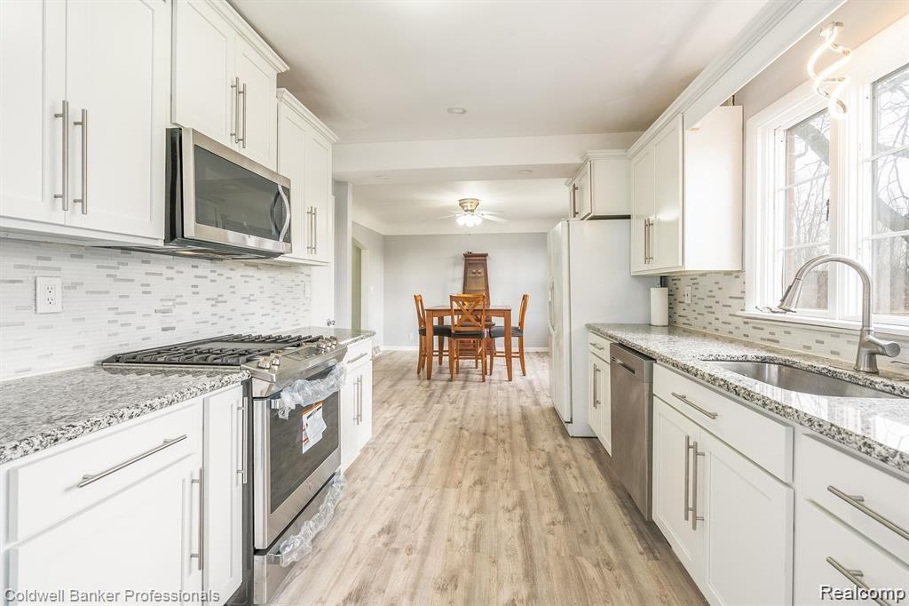 7851 Haggerty Rd - Photo 5 of 9