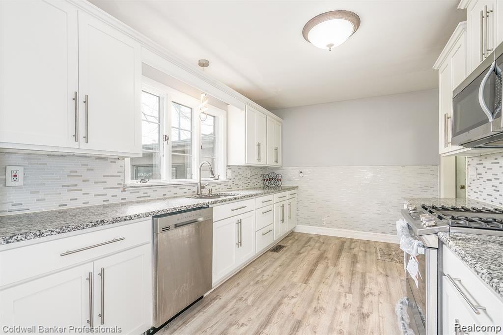 7851 Haggerty Rd - Photo 6 of 9