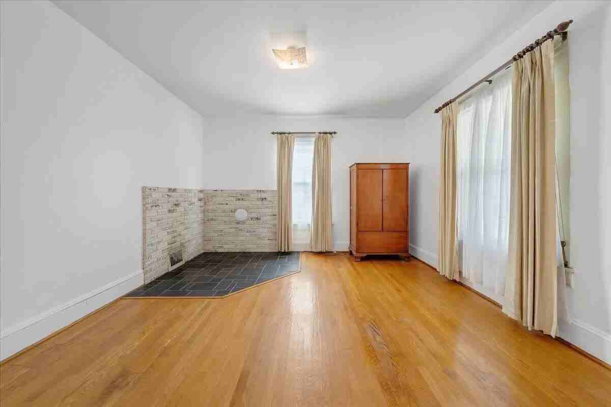 733 Murray Ave Se - Photo 6 of 18