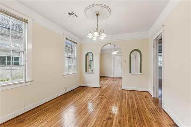 2224 Pine St - Photo 4 of 13
