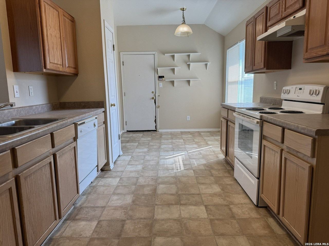 2805 Berry Way - Photo 7 of 21