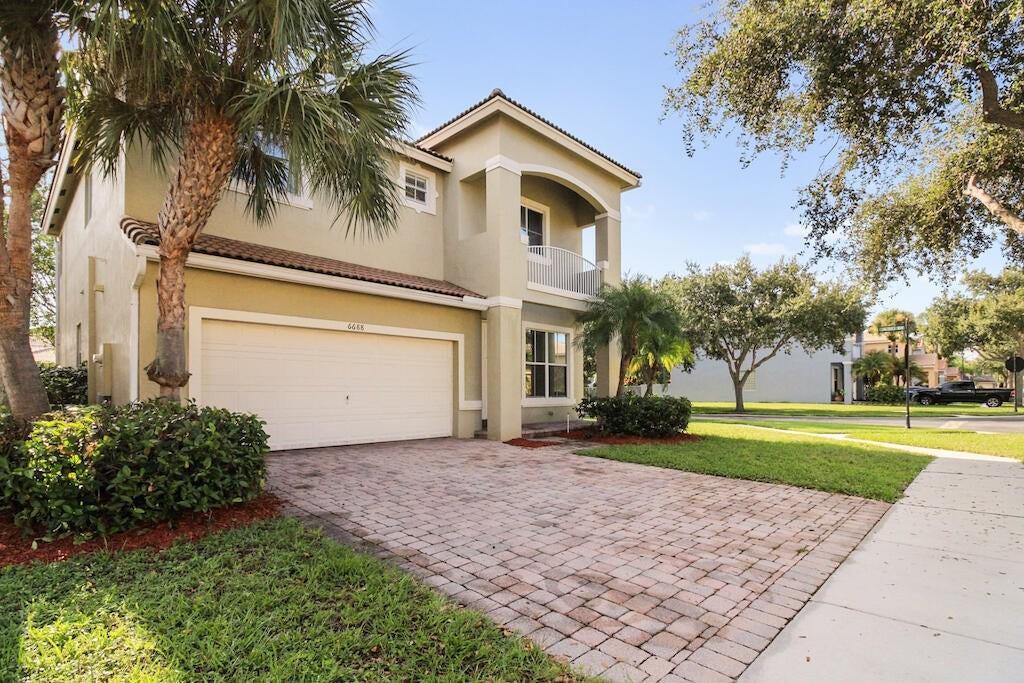 6688 Lurais Dr - Photo 2 of 27
