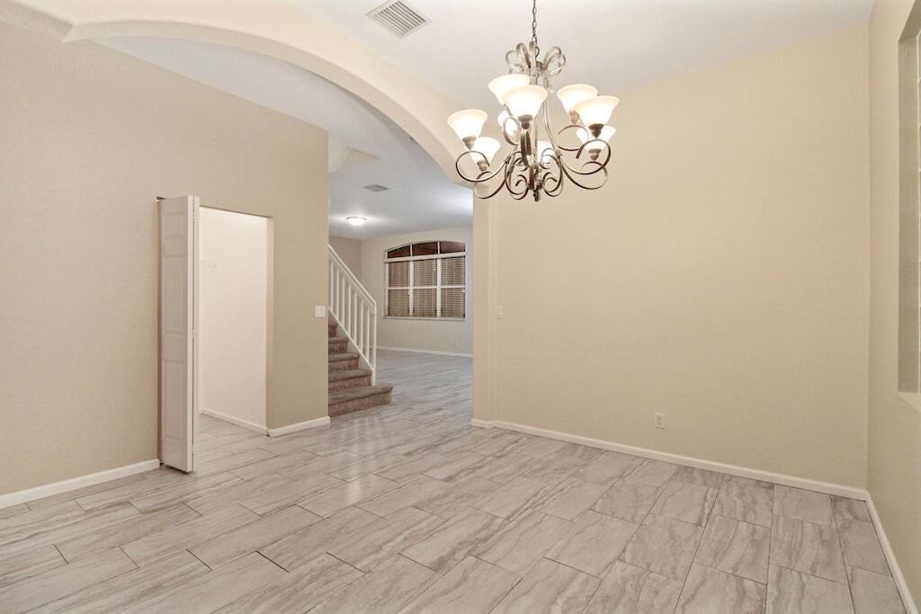 6688 Lurais Dr - Photo 6 of 27