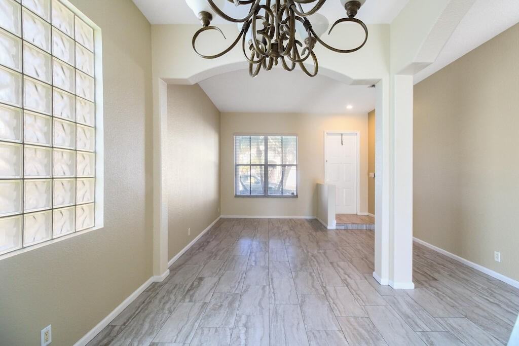 6688 Lurais Dr - Photo 7 of 27