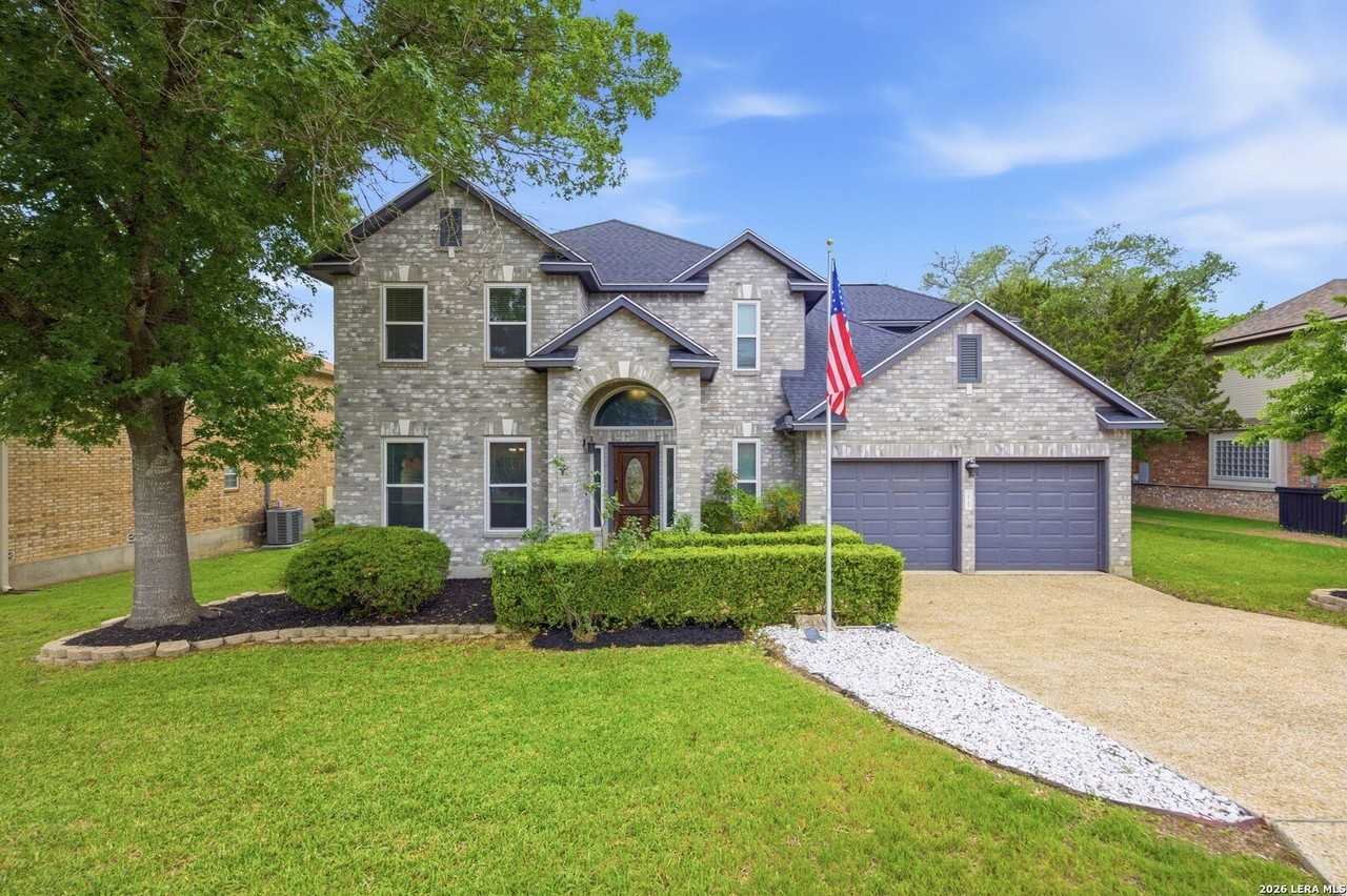 18143 Summer Knoll Dr - Photo 2 of 39