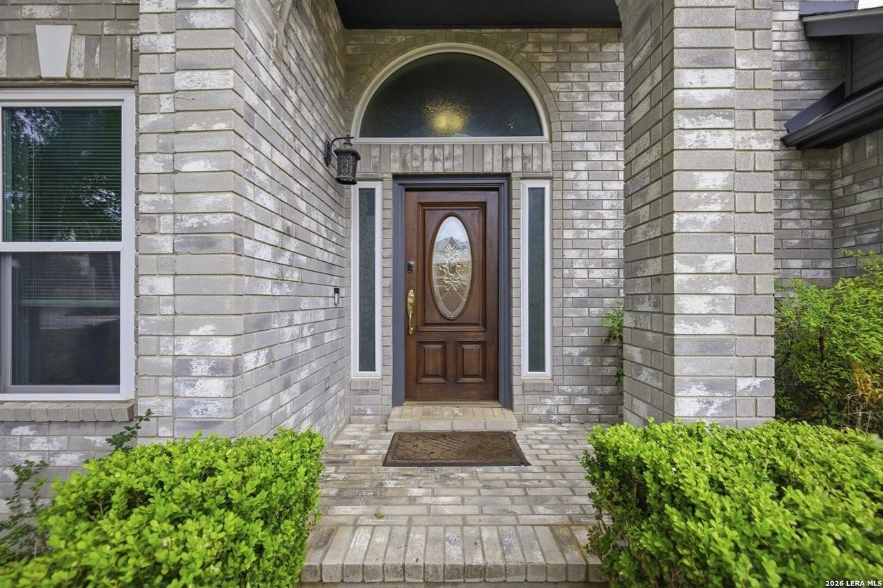 18143 Summer Knoll Dr - Photo 4 of 39