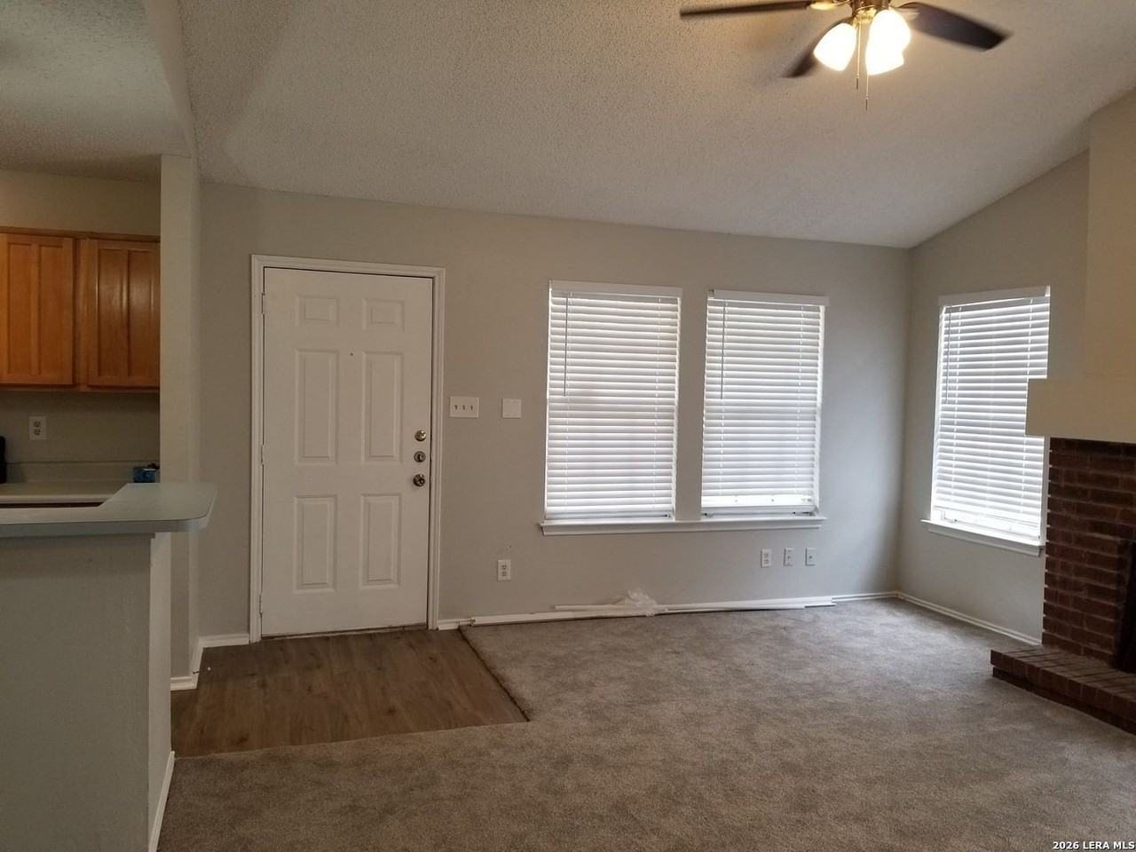 9207 Shadow Crest Dr - Photo 4 of 16