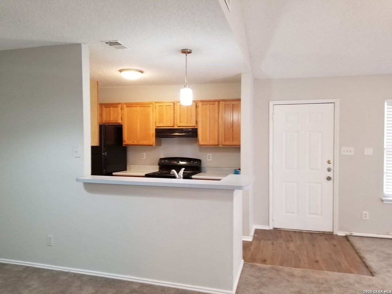 9207 Shadow Crest Dr - Photo 6 of 16