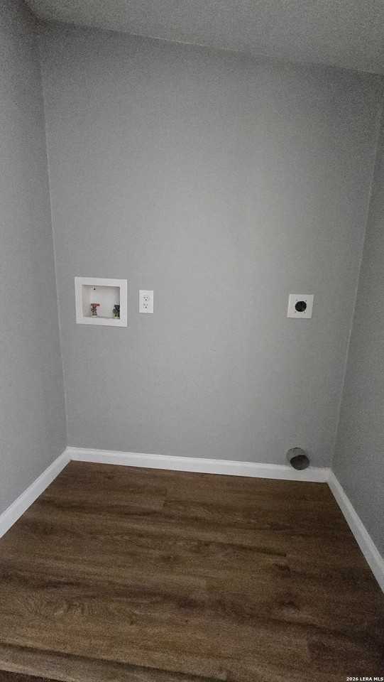 302 W Southcross Blvd - Photo 7 of 11
