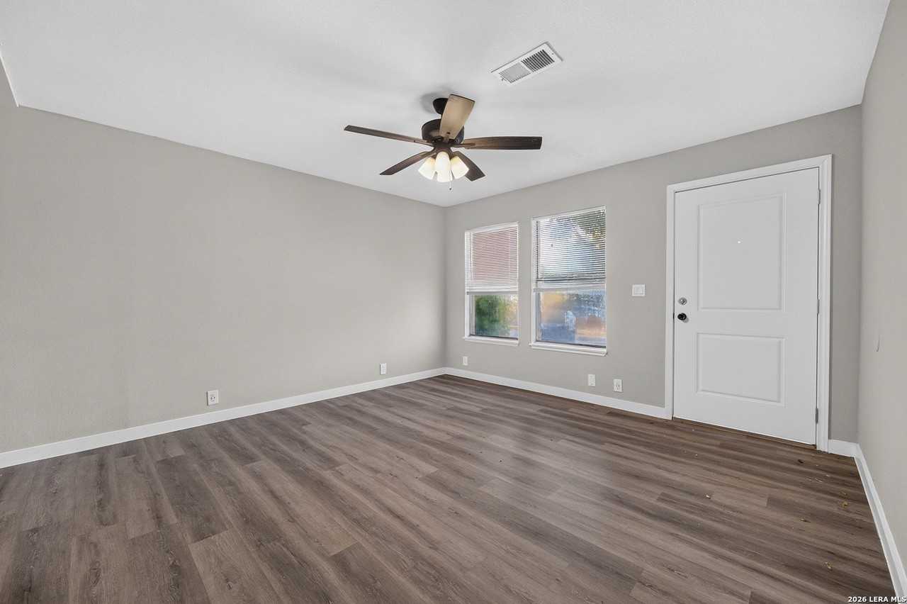 425 San Blas - Photo 3 of 9