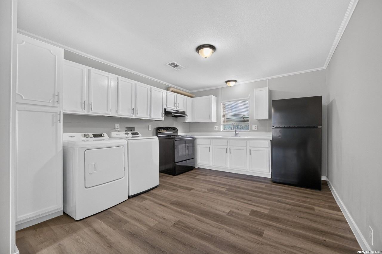 425 San Blas - Photo 5 of 9
