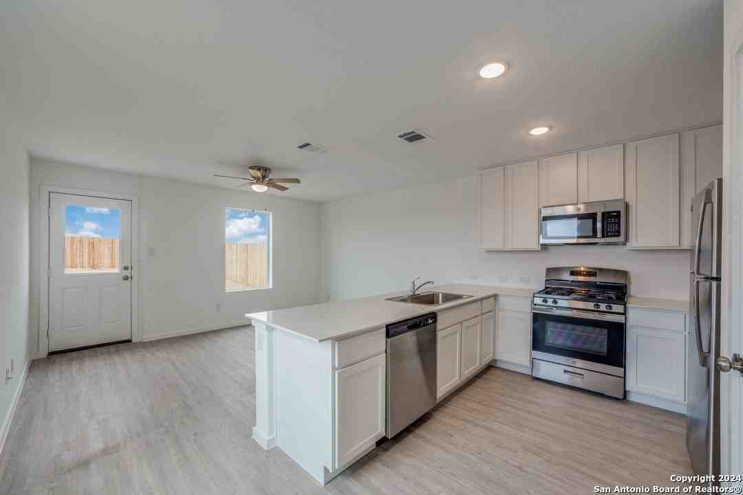 3704 Millbrook Way - Photo 4 of 24