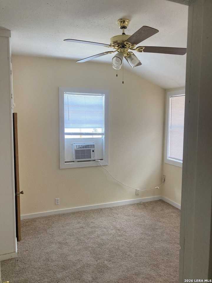 2409 Booker St - Photo 5 of 11