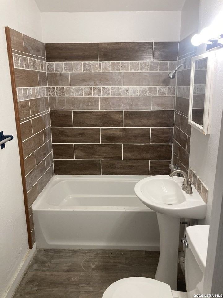 2409 Booker St - Photo 7 of 11