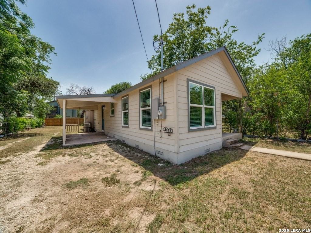 334 Bank St - Photo 3 of 25