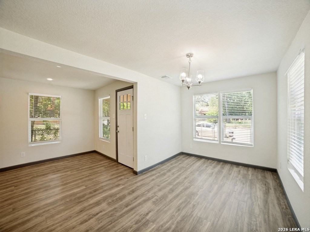 334 Bank St - Photo 7 of 25