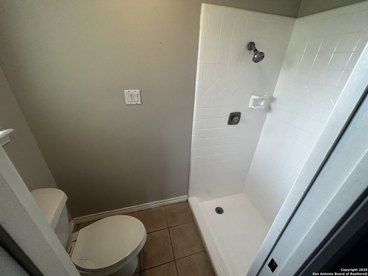 14118 Susancrest Dr - Photo 5 of 22