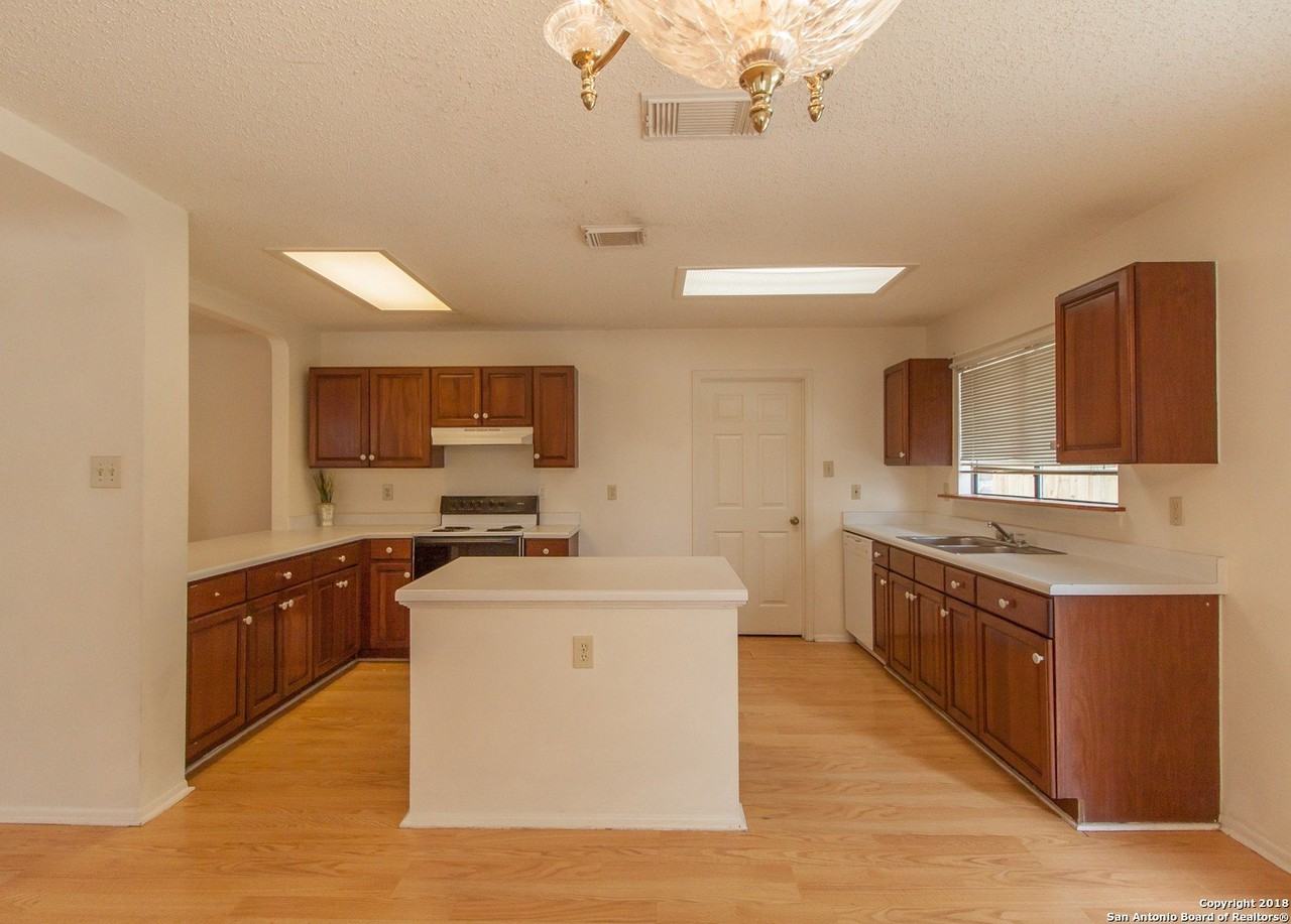 7054 Autumn Park - Photo 6 of 25