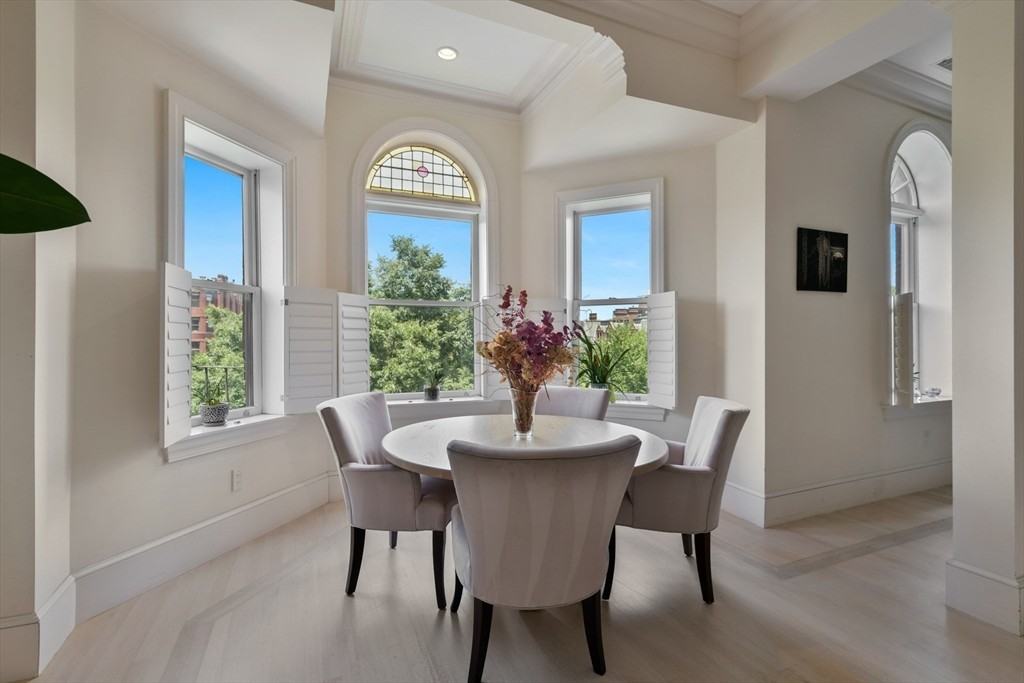 294 Commonwealth Ave - Photo 4 of 24