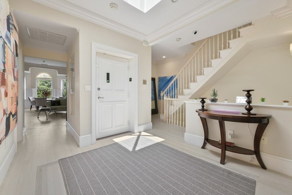 294 Commonwealth Ave - Photo 6 of 24