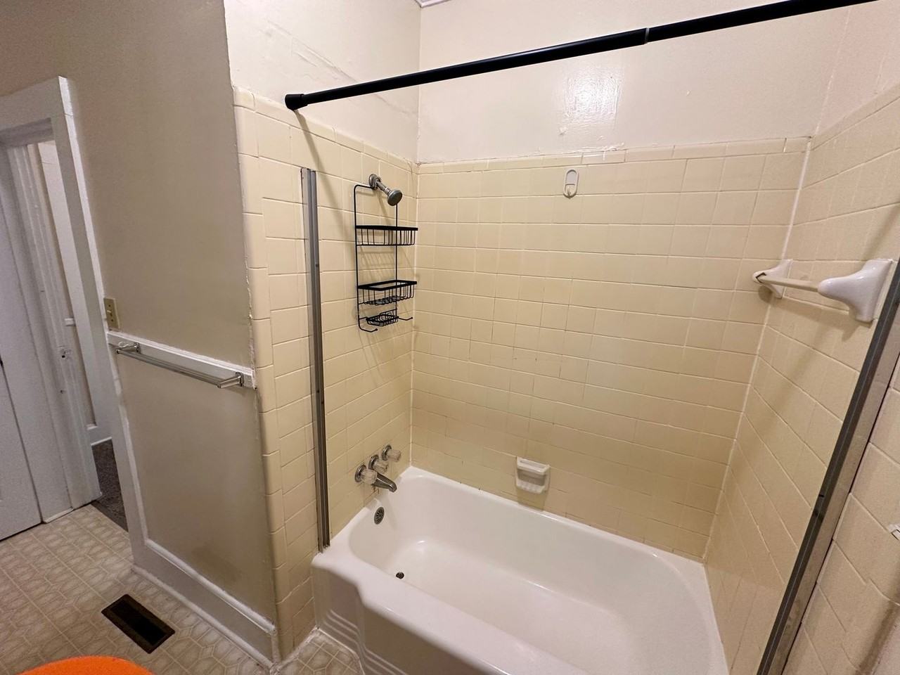 105 Cochran Rd - Photo 5 of 21