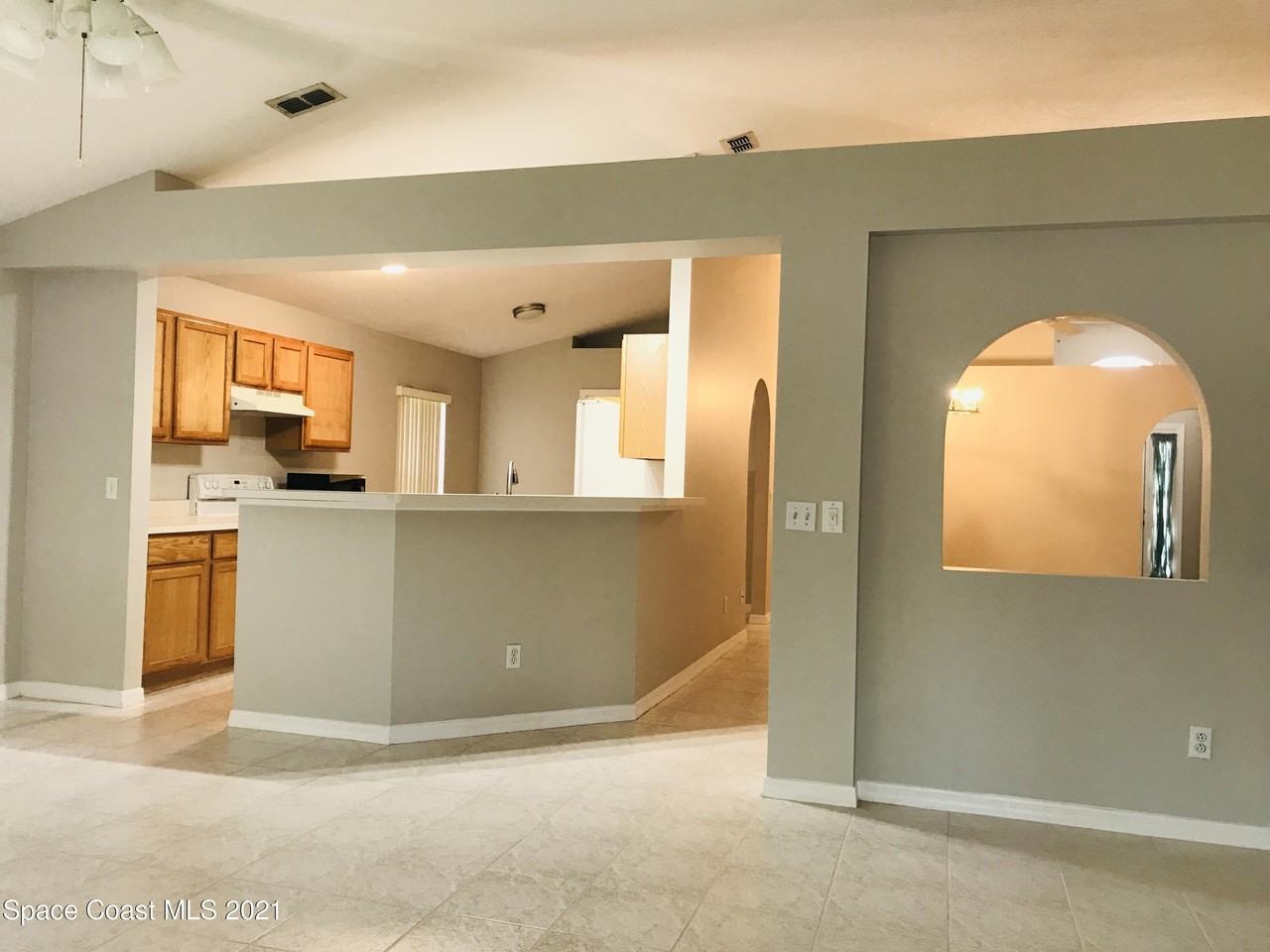 2205 Myla Ln - Photo 2 of 25