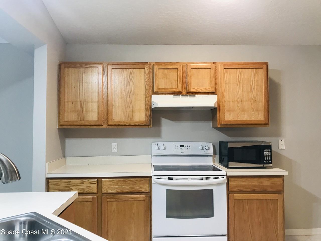 2205 Myla Ln - Photo 4 of 25