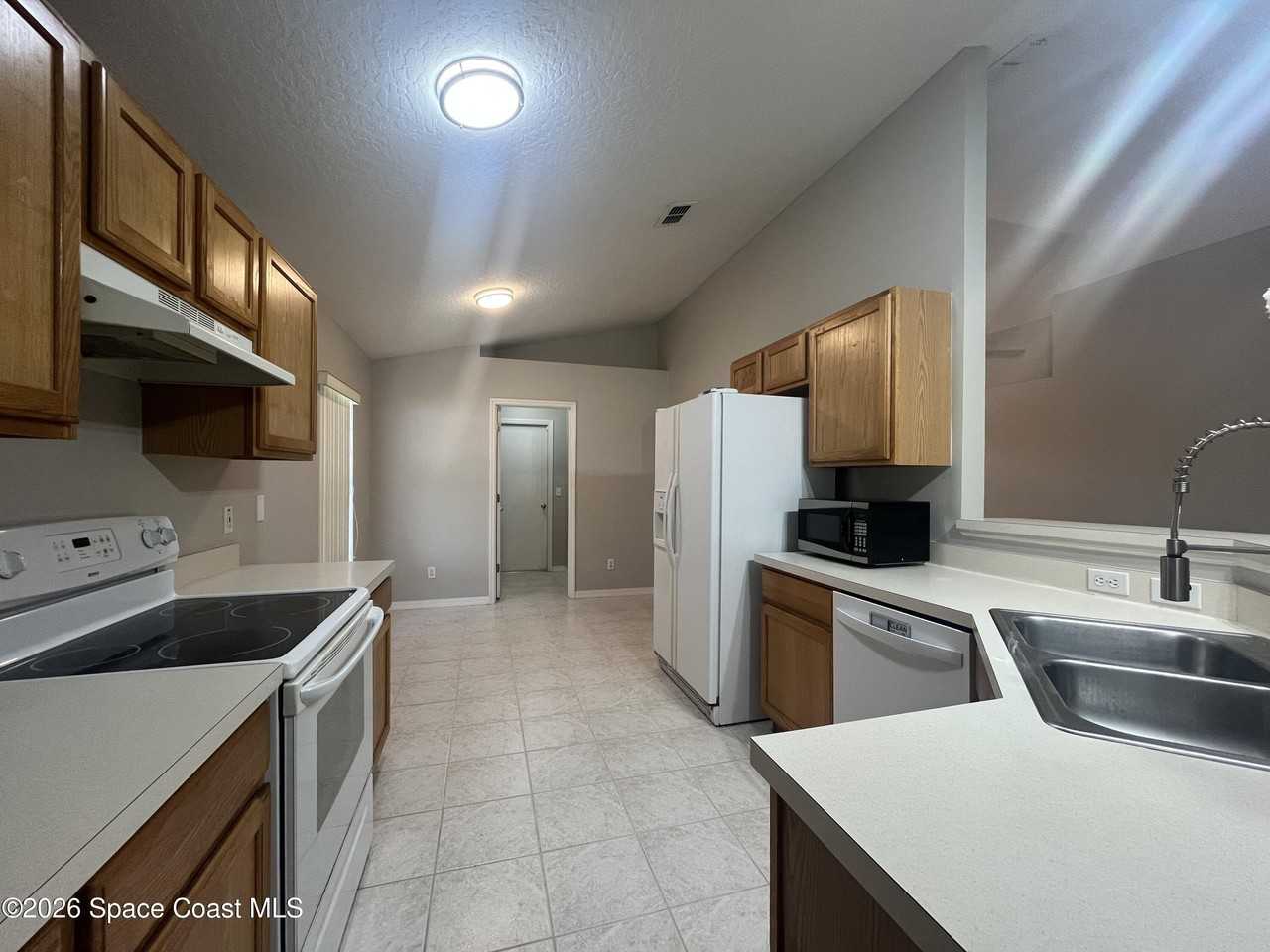 2205 Myla Ln - Photo 7 of 25