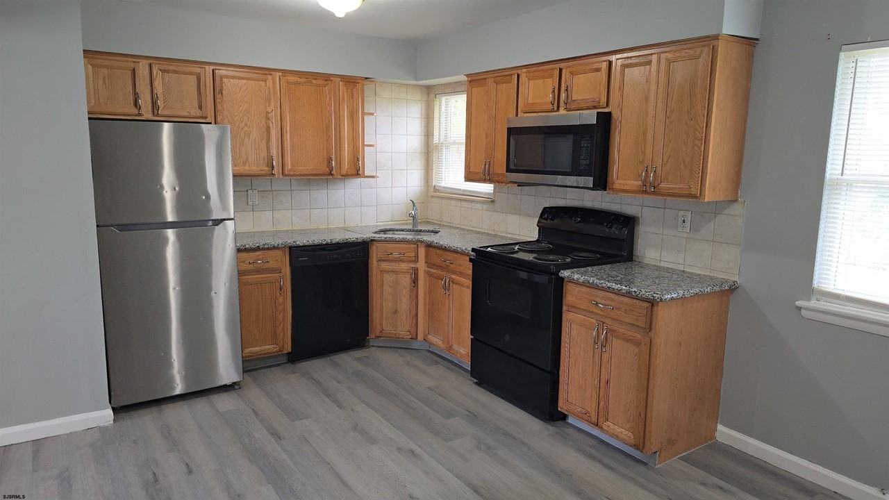 212 Eagon Ave - Photo 2 of 12