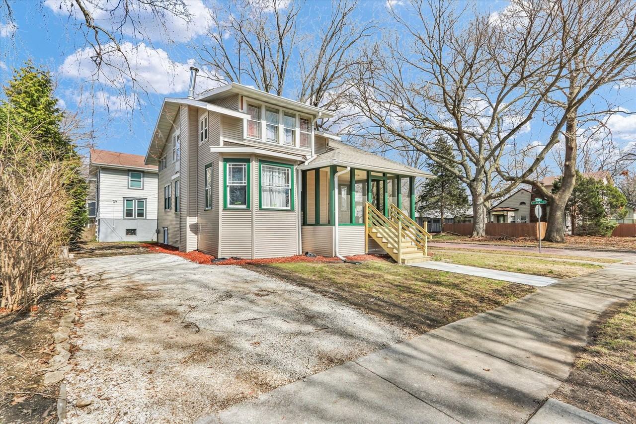 502 W John St - Photo 2 of 41