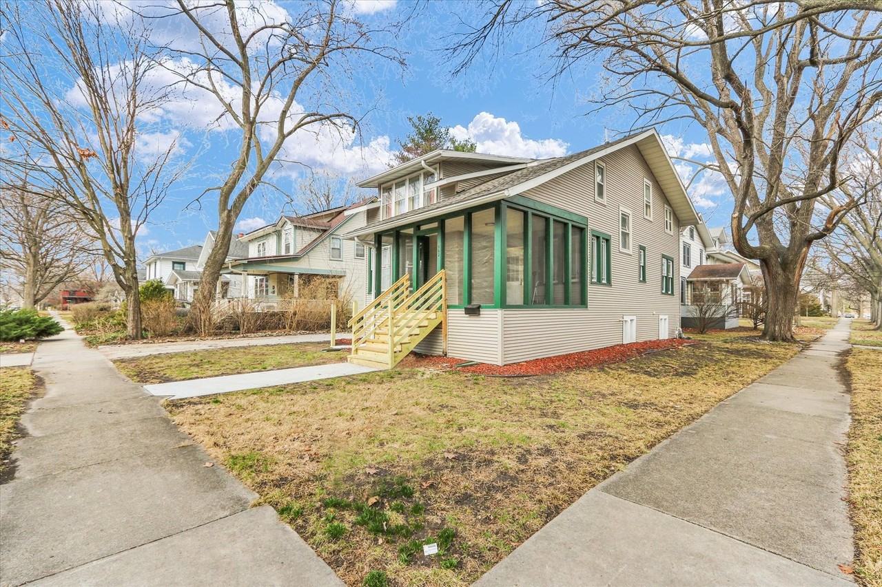 502 W John St - Photo 3 of 41