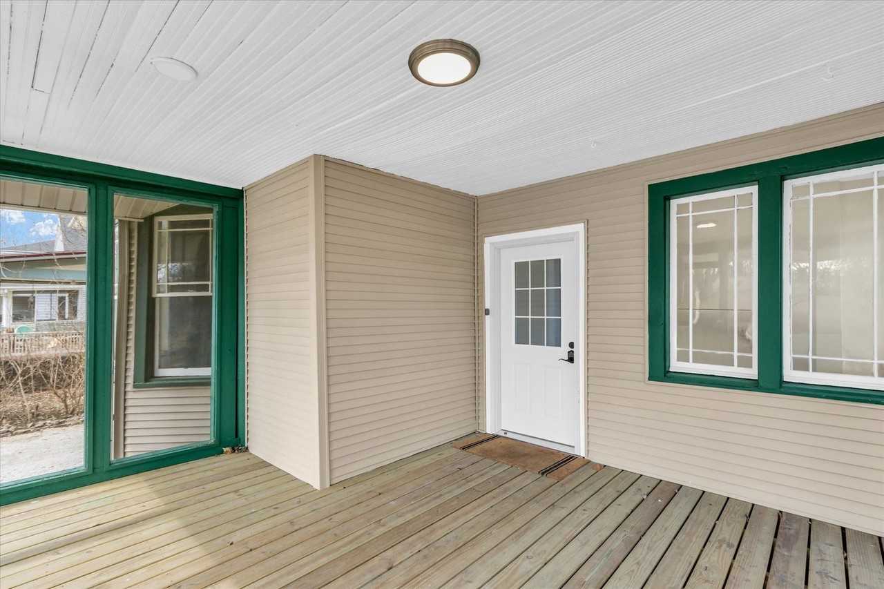 502 W John St - Photo 6 of 41